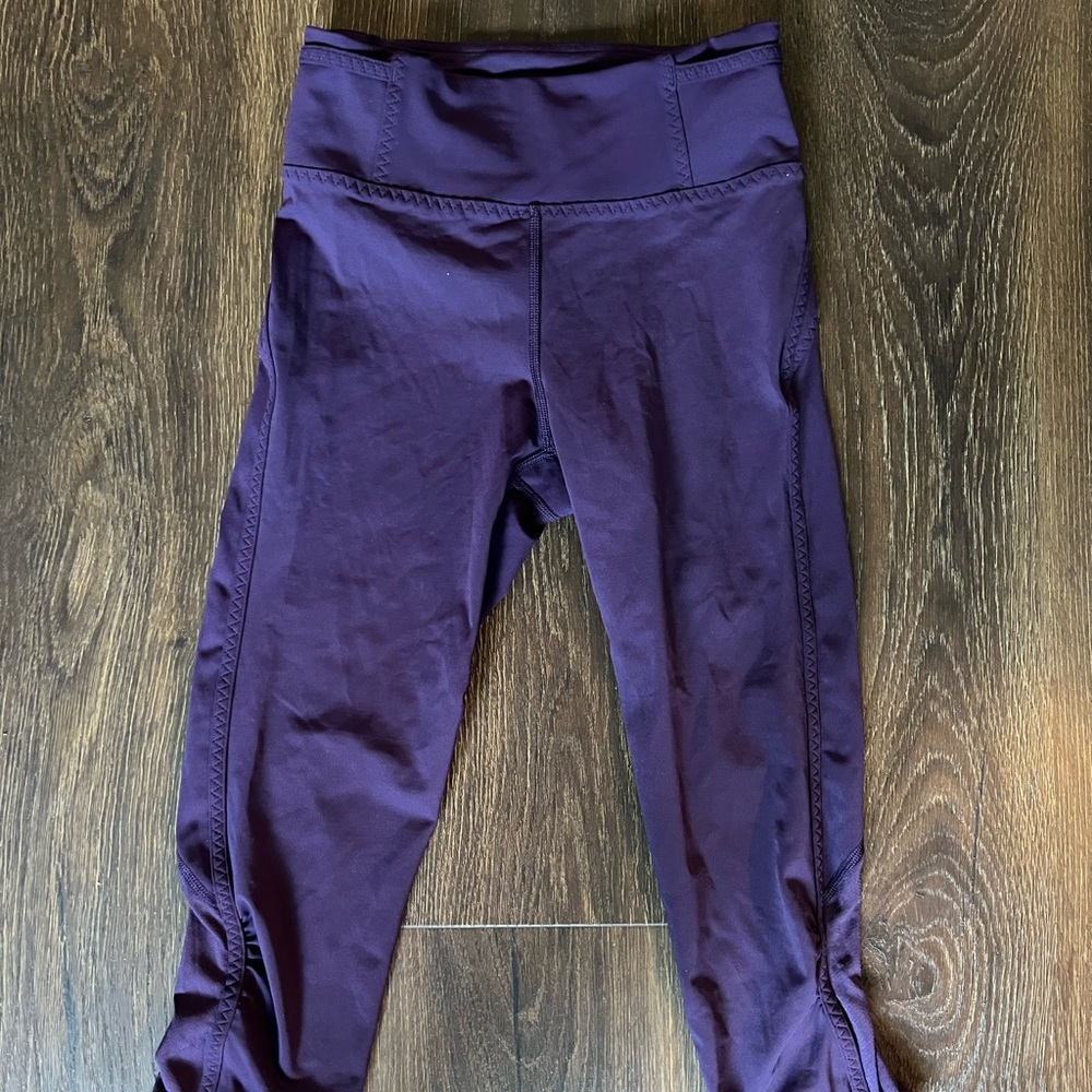 Lululemon cropped purple leggings size 2